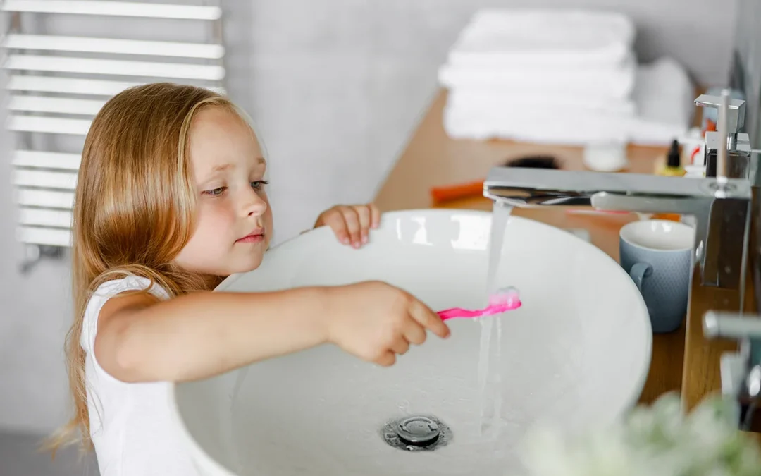 Higiene personal y hábitos saludables para niños pequeños